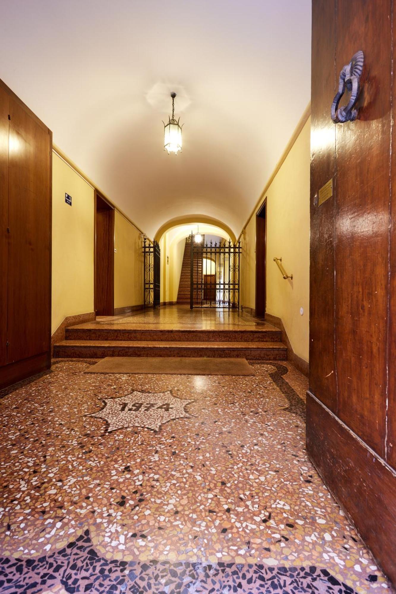 Central And Comfy Apartment Free Netflix And Disney Plus Bologna Exterior photo